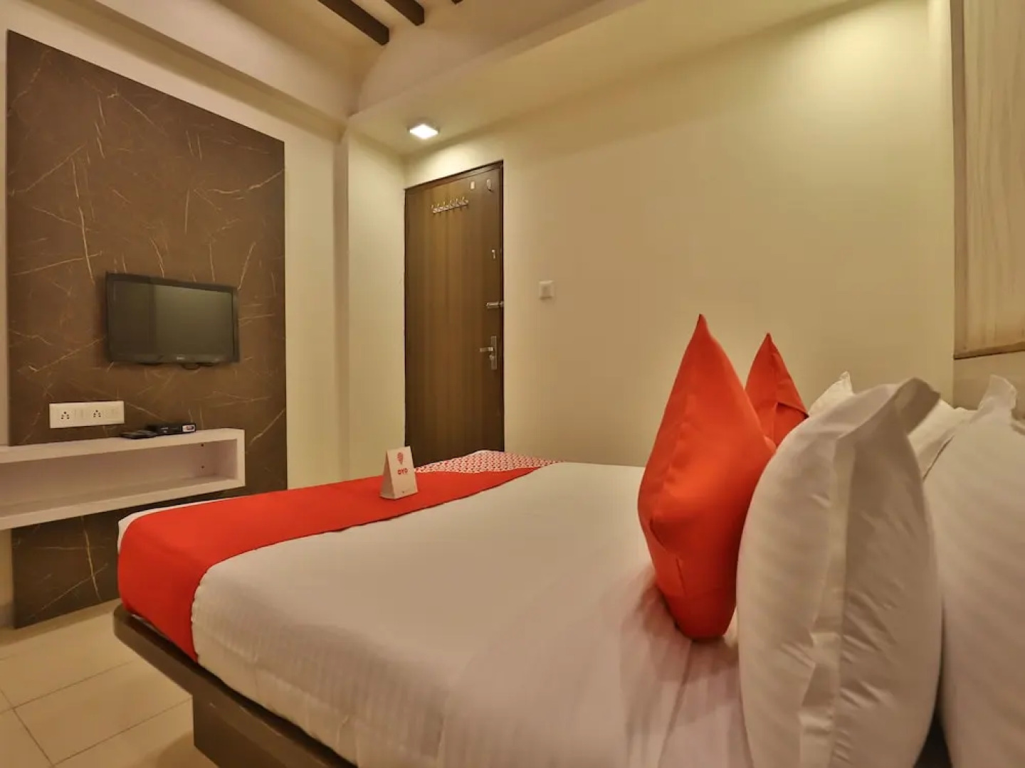 OYO 12147 Hotel Vibrant