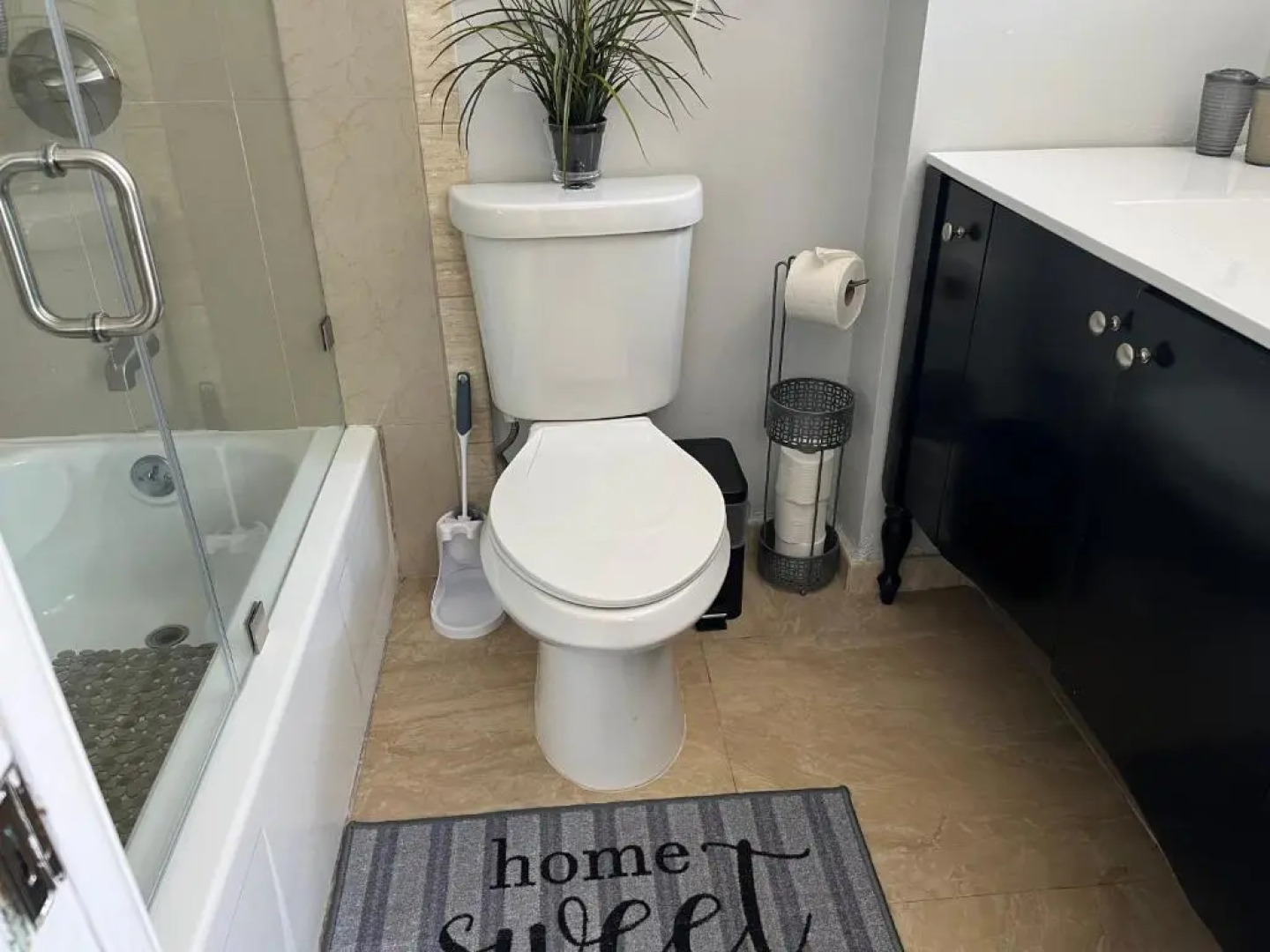 Luxurious & Spacious Townhouse in Prime Location