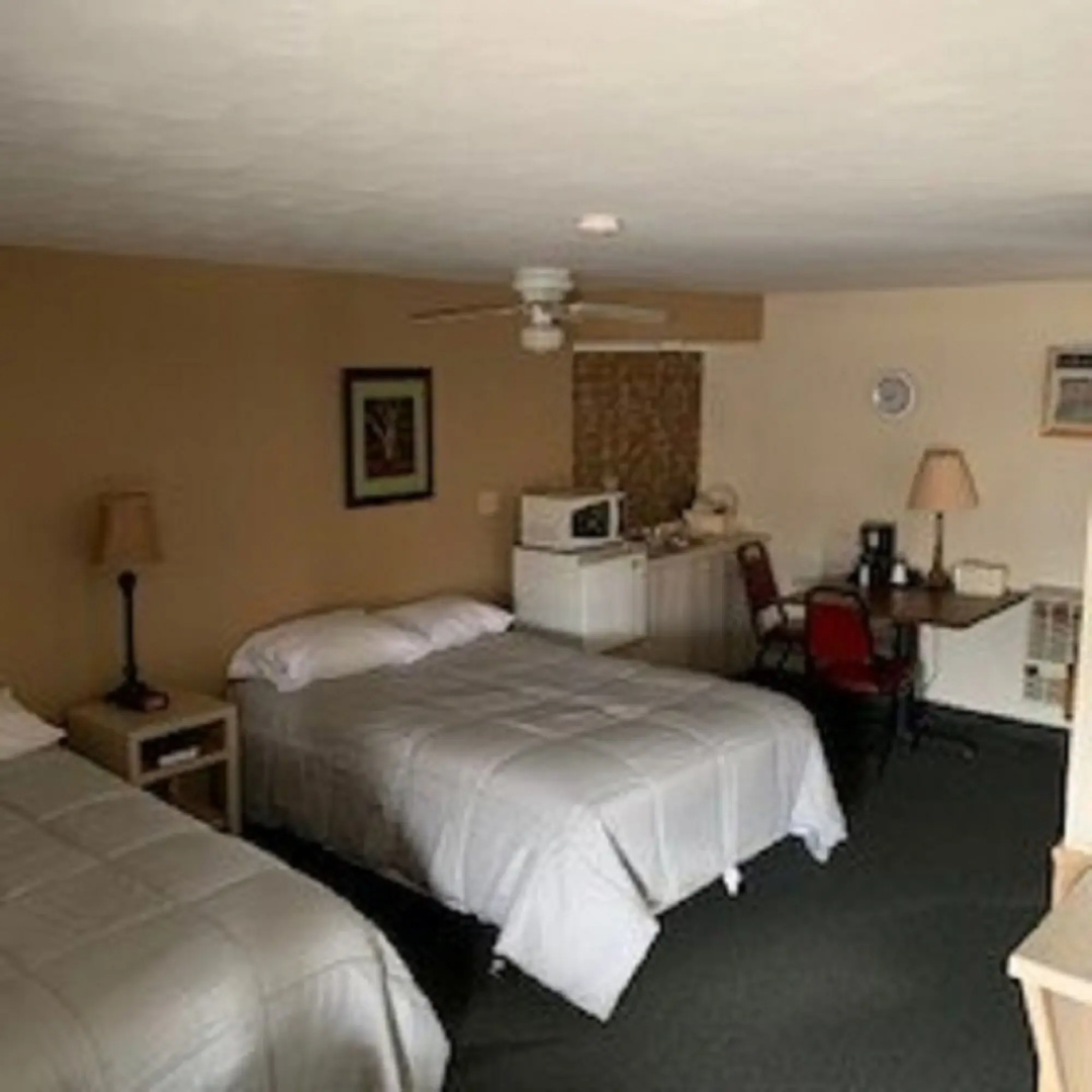 Colonial Motel