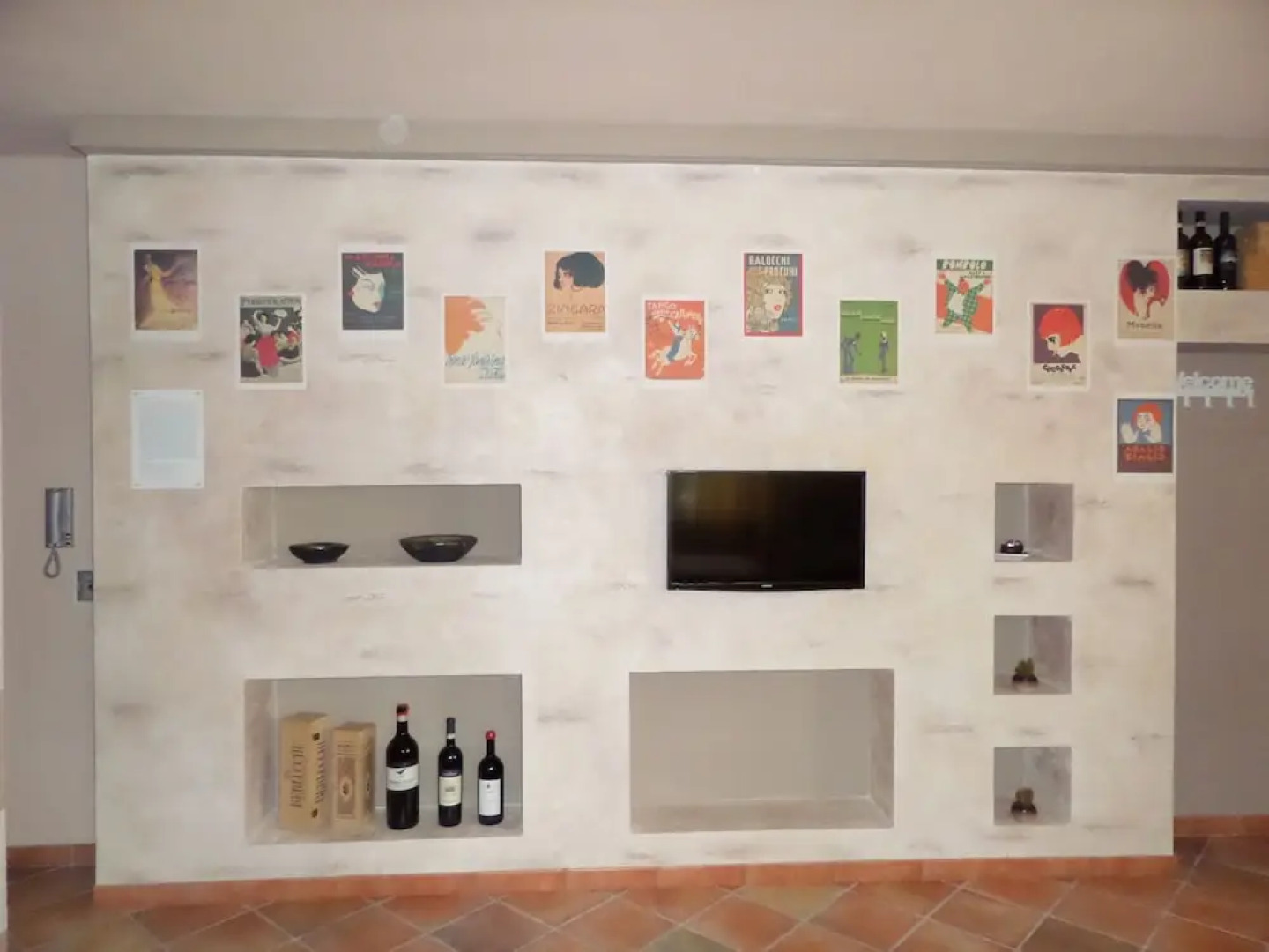 La Casa Blu Apartment in Villa With Exclusive use of the new Pool Garden, Unesco