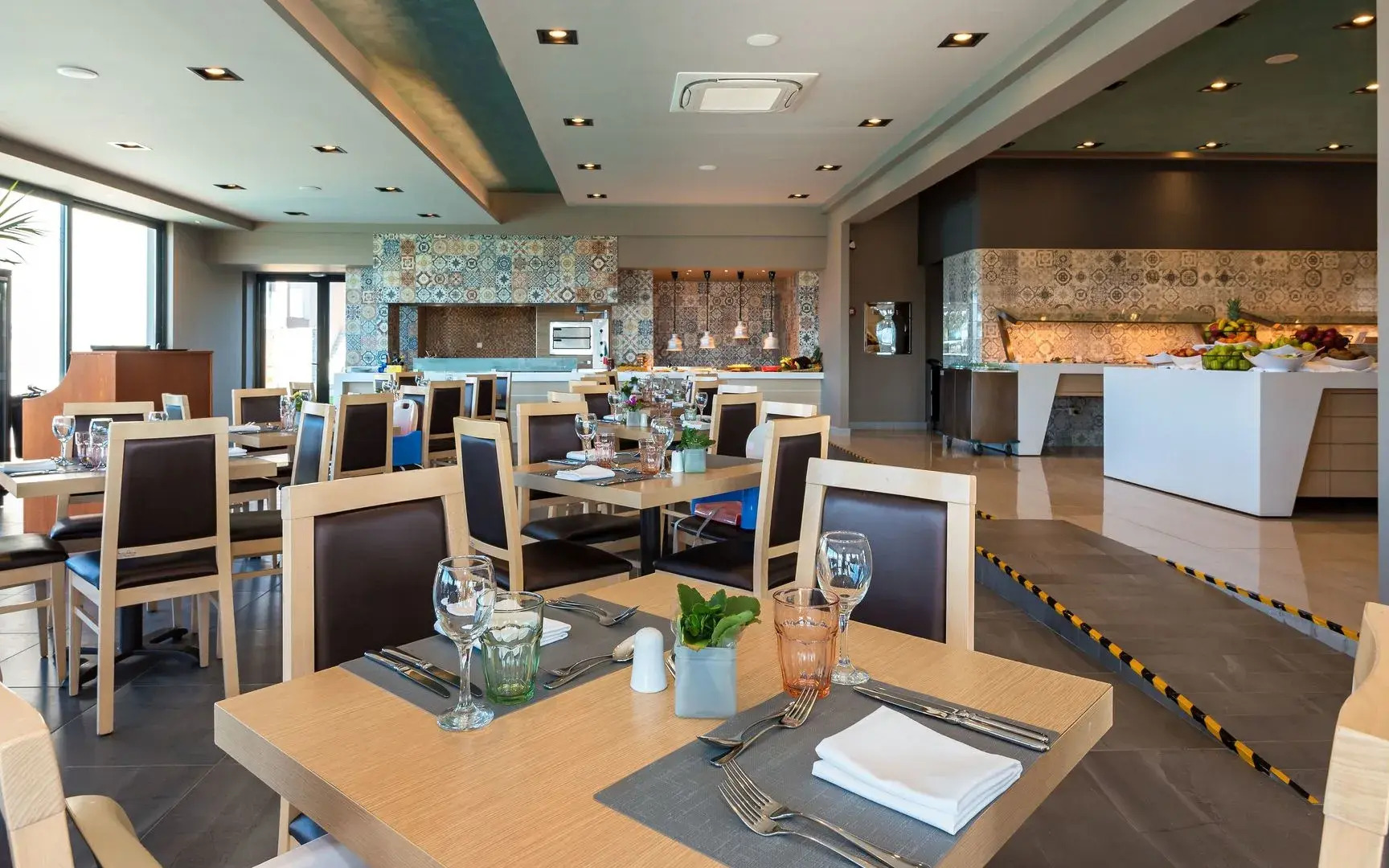 Solimar Aquamarine Resort