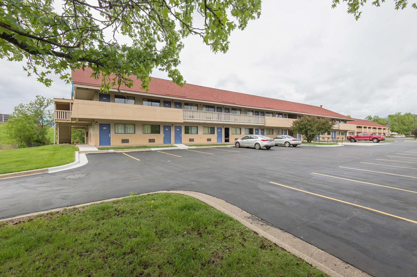Motel 6 Overland Park, KS