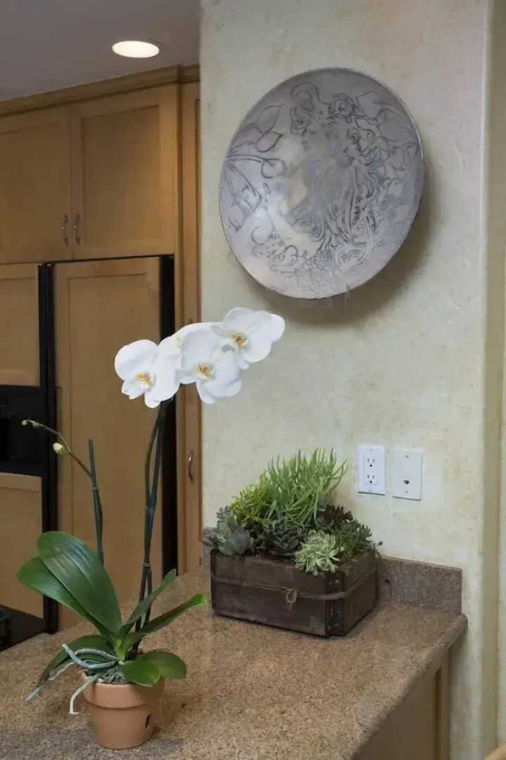 Sunset Cove Villas in Laguna Beach