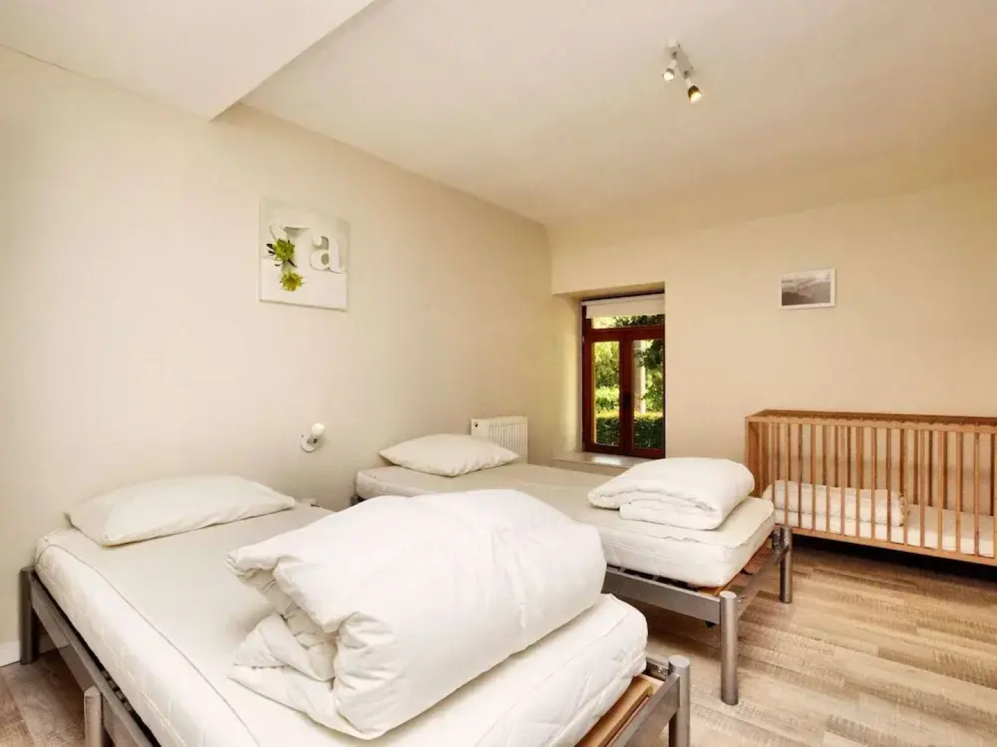 Fine Group House With Sauna Garden