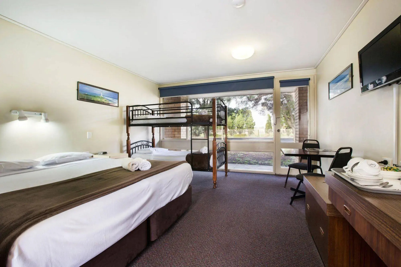 Nightcap at Gateway Hotel