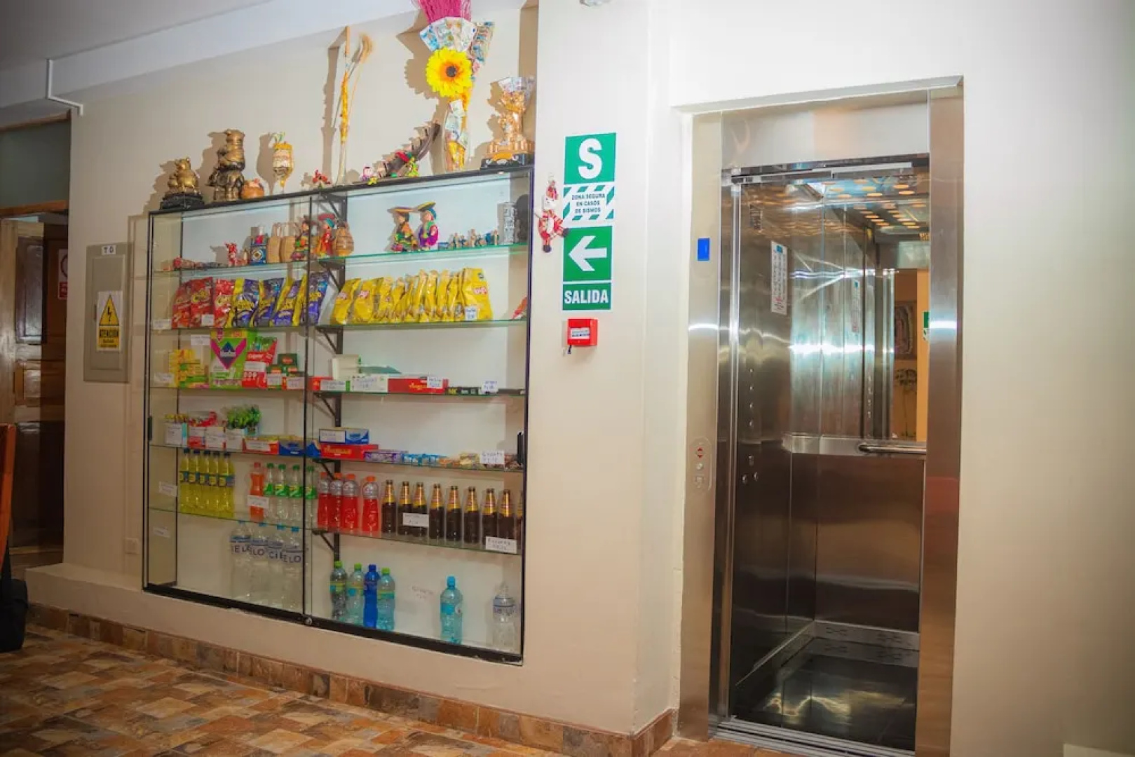 Cusi Hotel