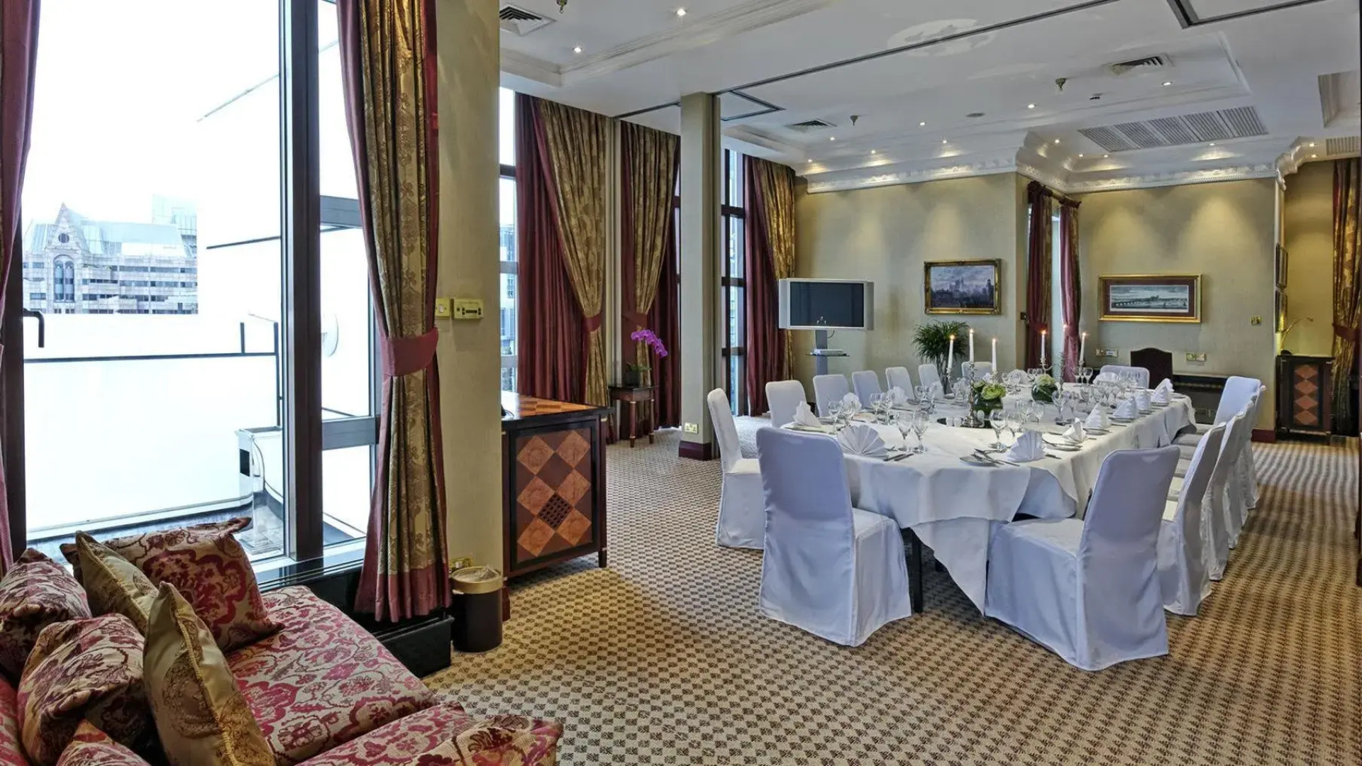 Leonardo Royal Hotel London City