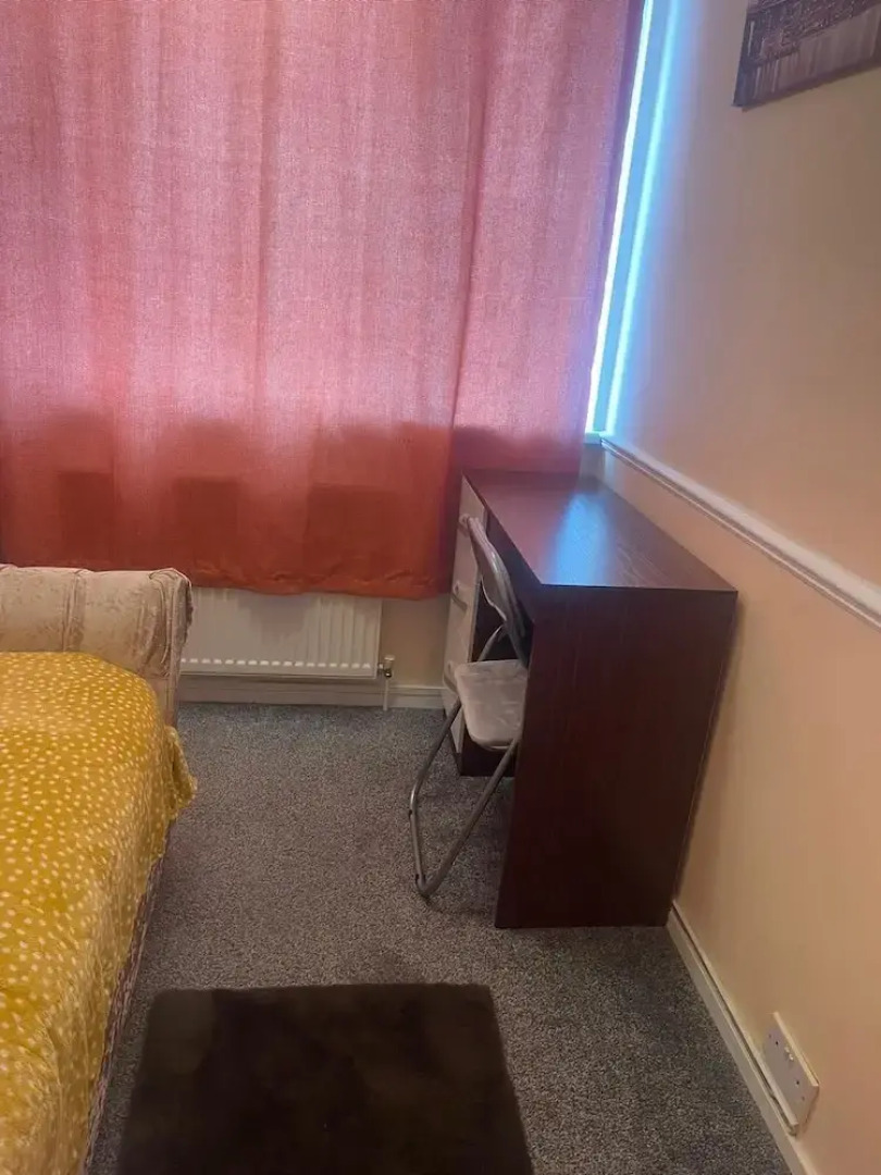 Cozy Basildon Retreat With 3 Bedrooms Free Parking