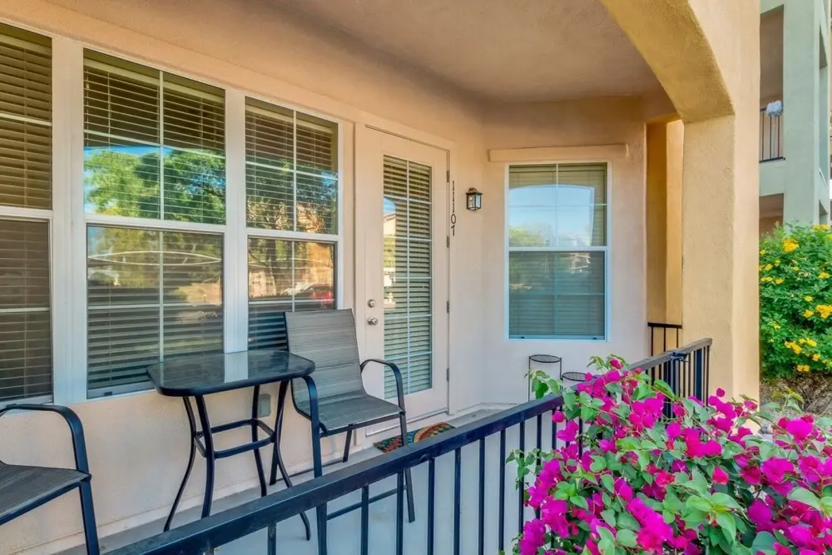 Ground Floor Condo Steps Away From Pool & Spa!! 2 Bedroom Condo by RedAwning