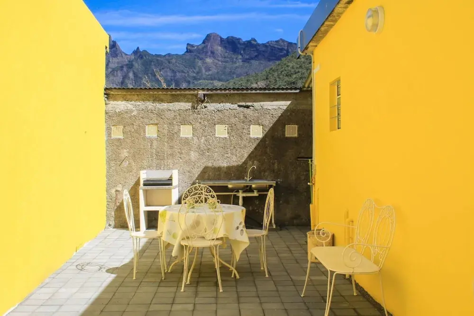 Studio in Cilaos, With Enclosed Garden - 42 km From the Beach