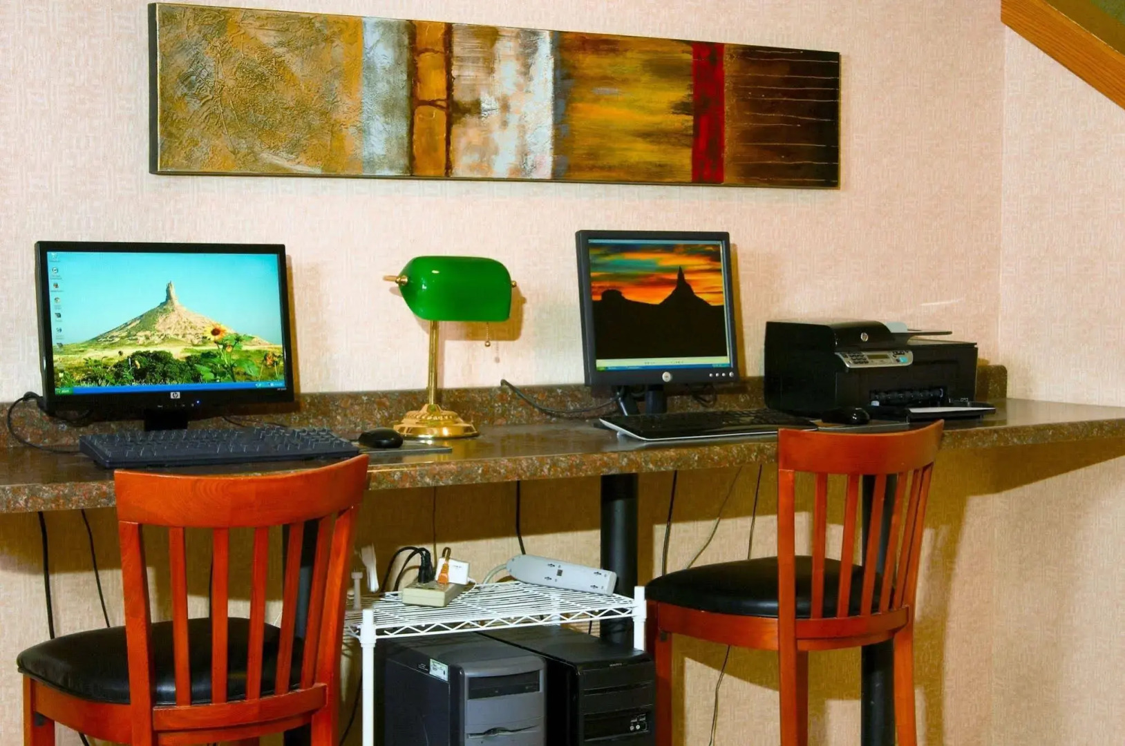 Monument Inn & Suites