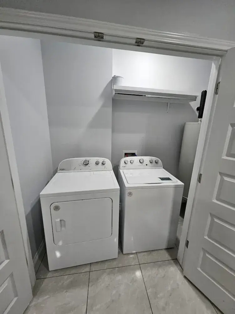 Elegant Apartment 10 min to Mercedes Outlets
