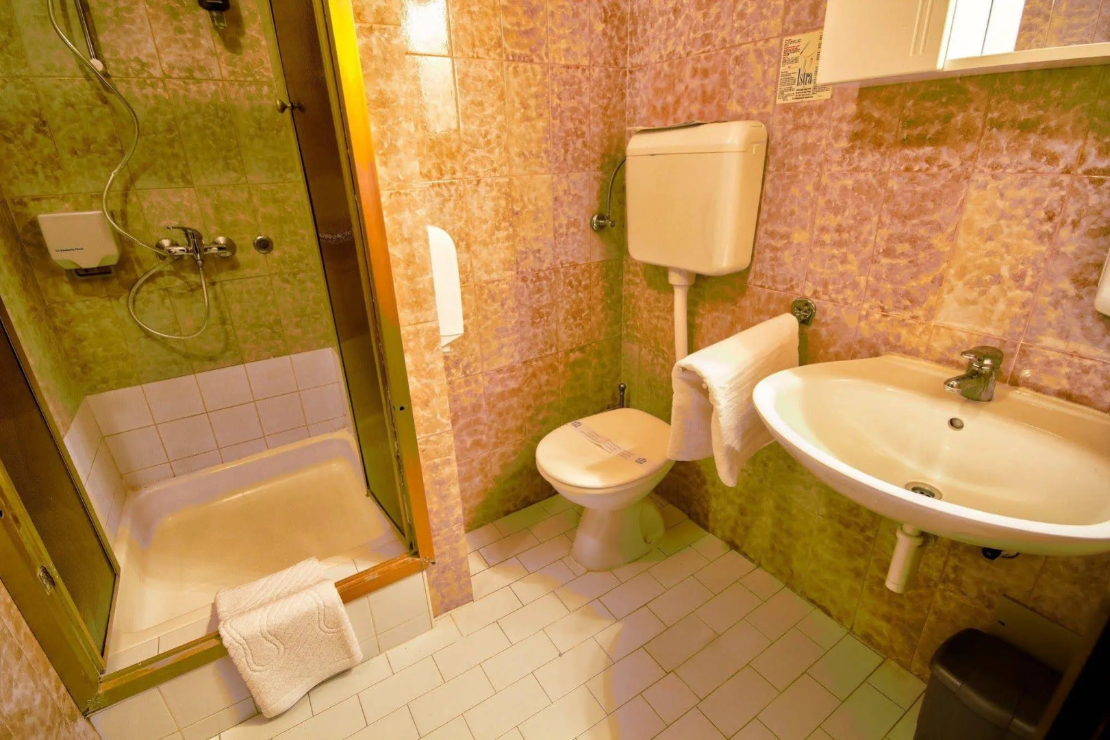 City point rooms & more