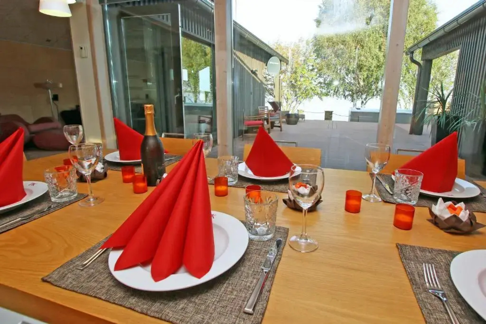 Reelinki Seafront Villa Amando