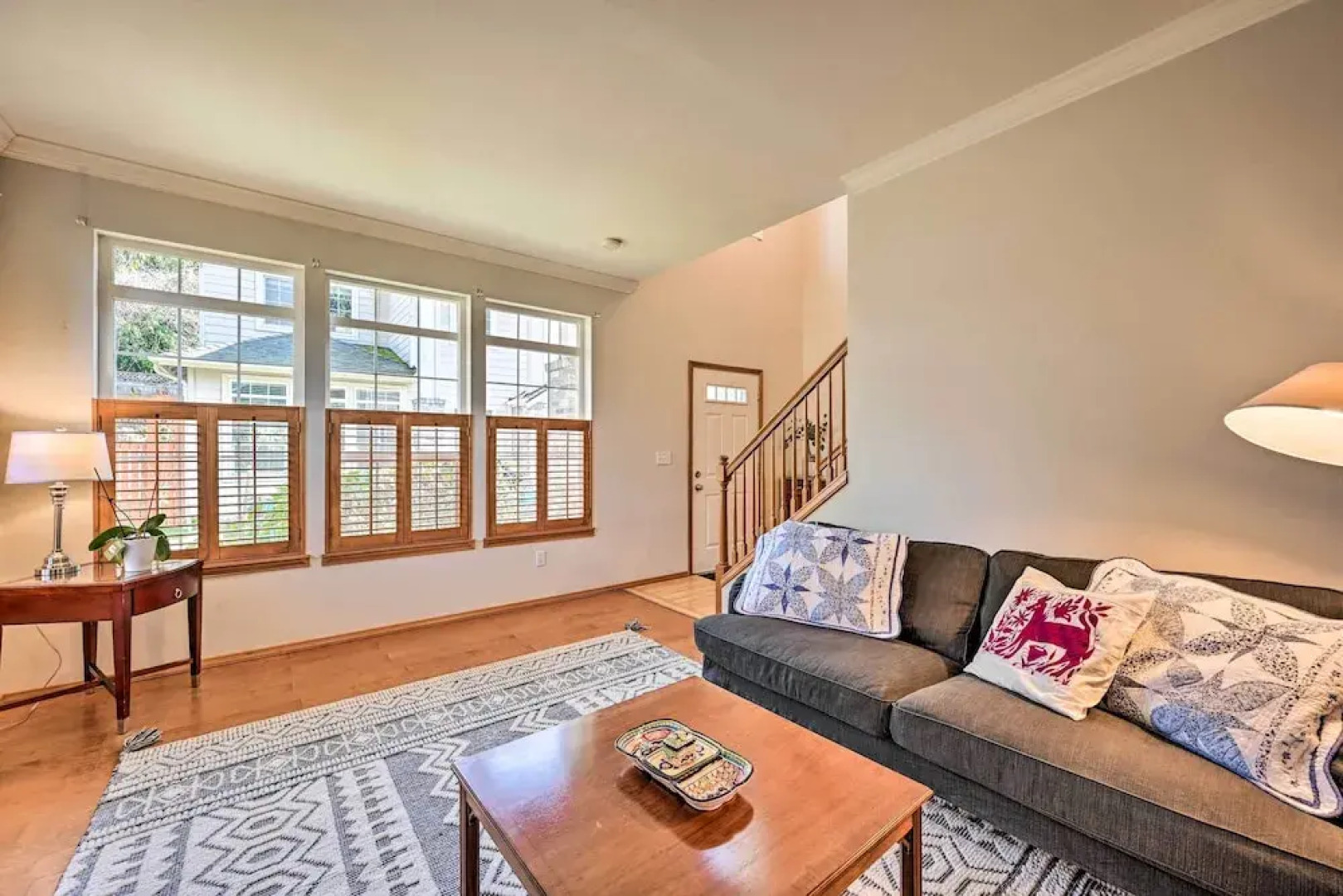 Welcoming Edmonds Vacation Rental w/ Fireplace!