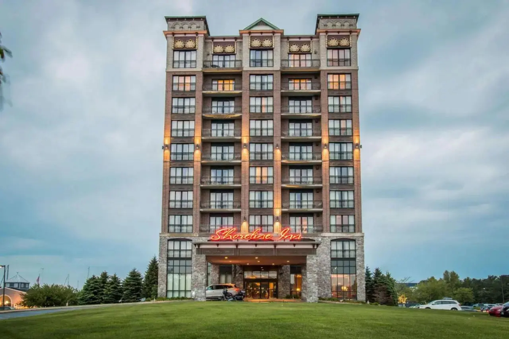 Shoreline Inn & Conference Center, Ascend Collection