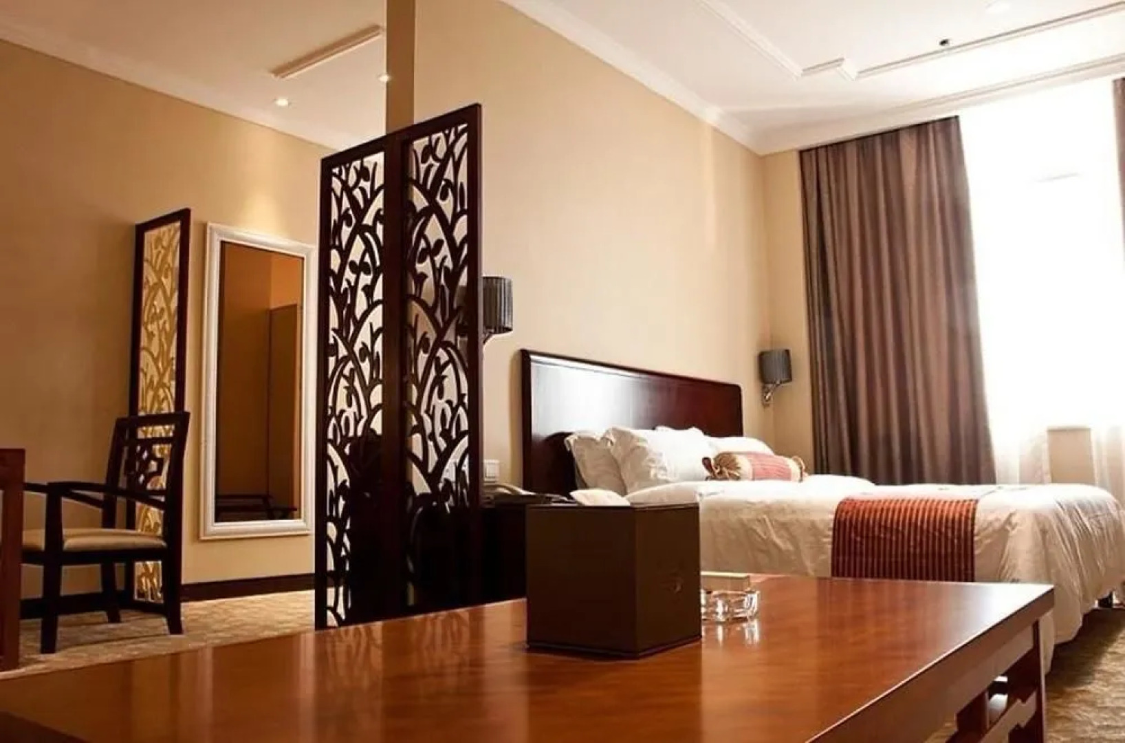 Overseas Capital Hotel (Jiangmen Diwang Square)