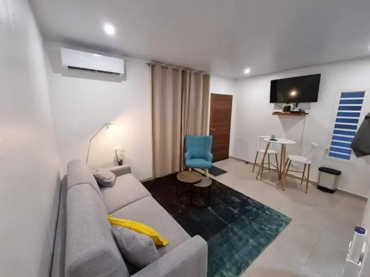 Charmant Studio rénové, 5 min à pied de la plage