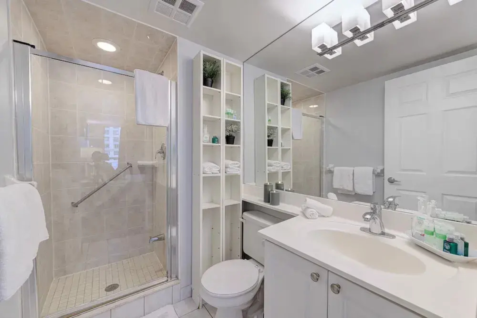 Pelicanstay at Square One Mall