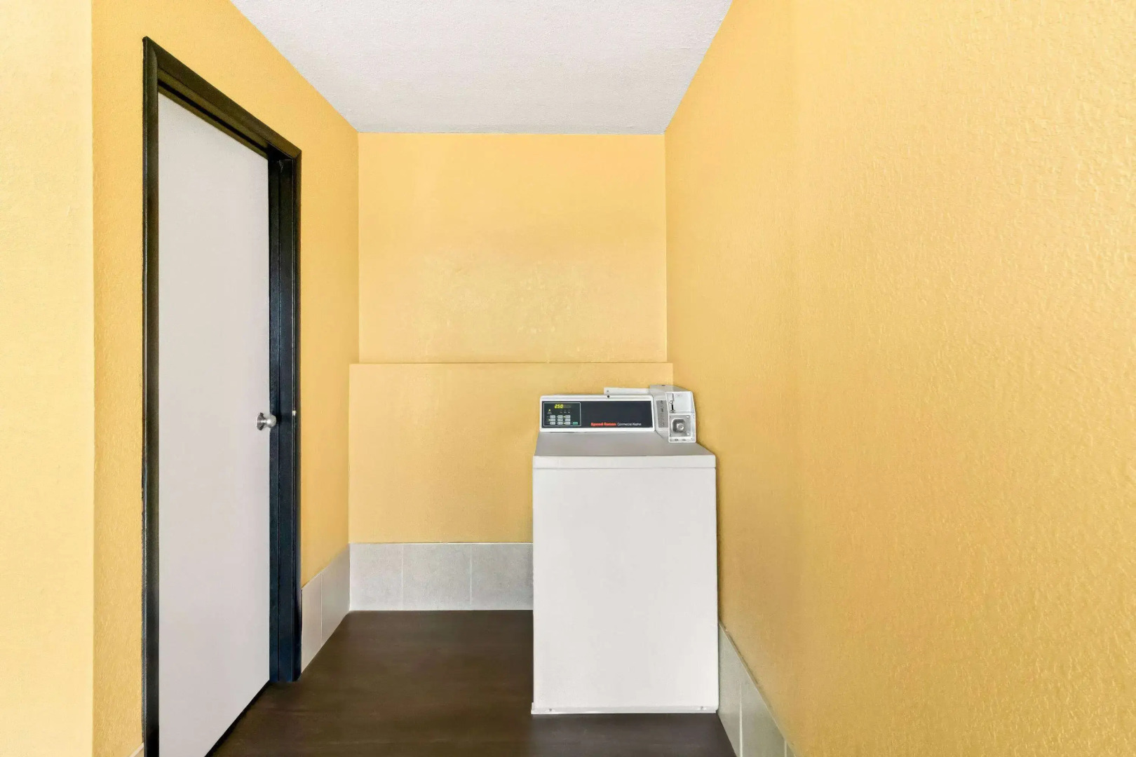 Super 8 by Wyndham Vandalia/Dayton International Airport