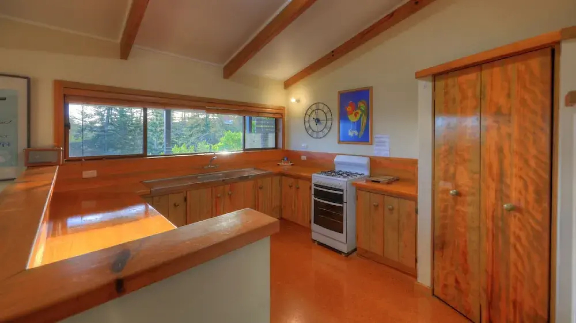 Kentia Holiday Apartments