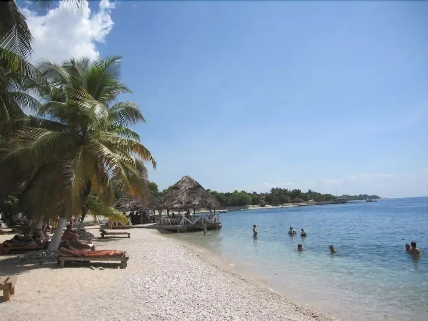 Ouanga Bay Beach Hotel