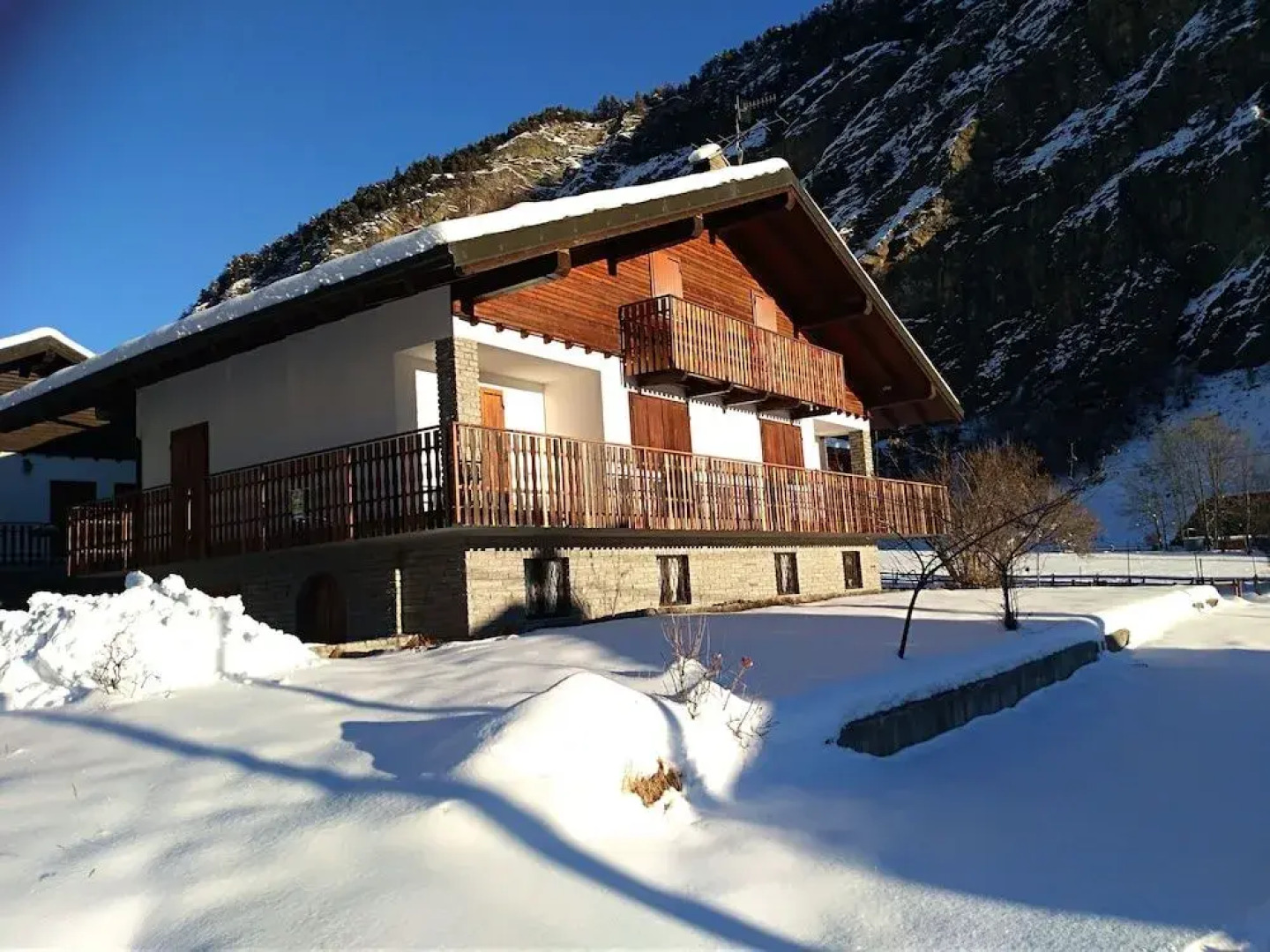 Sunlake Villa Brusson