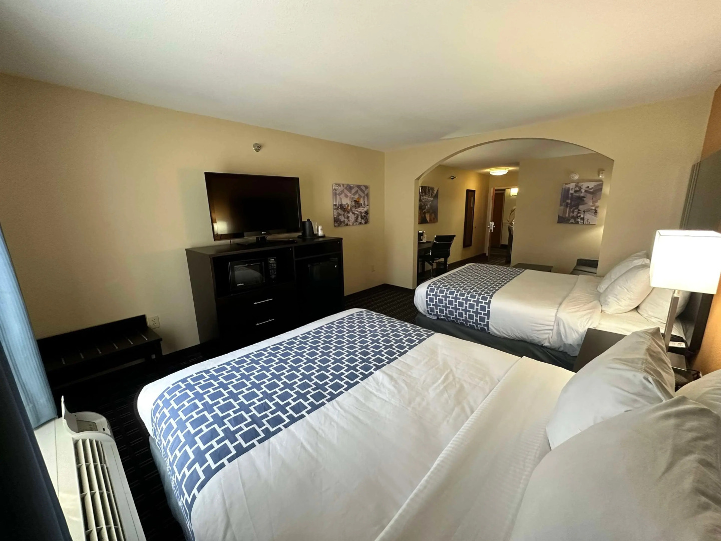 Best Western Plus Bass Hotel & Suites