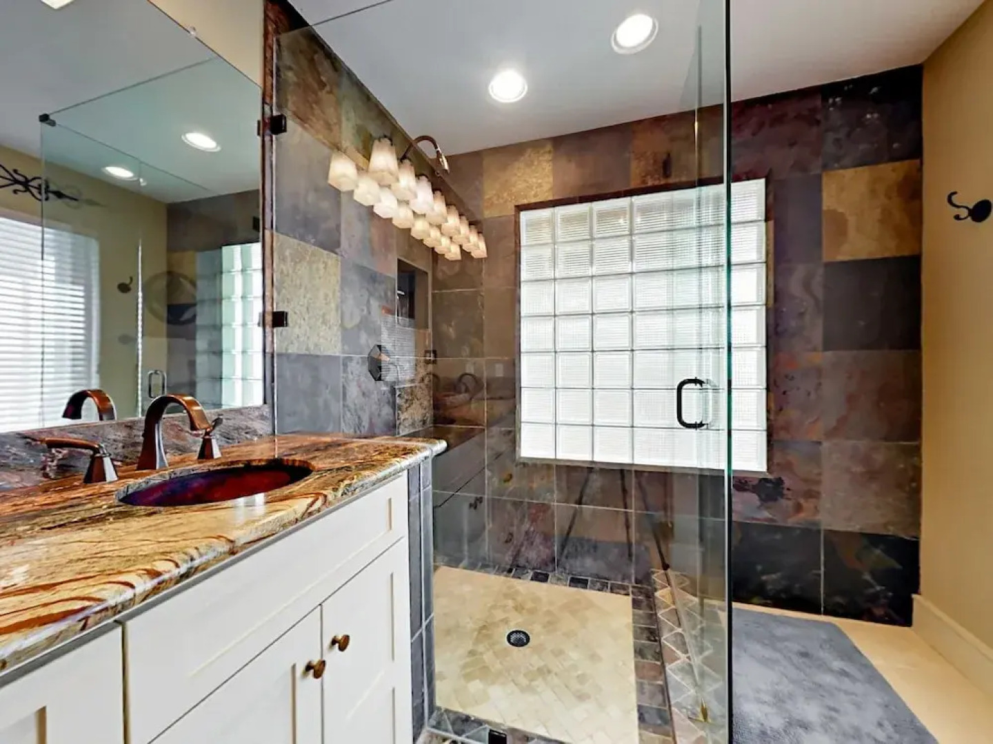 514 Harbor Drive Townhouse #8 3 Bedrooms 2 Bathrooms Townhouse