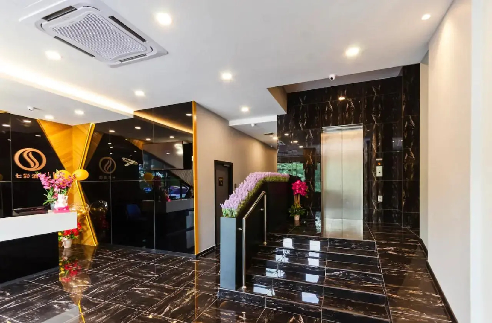 Solid Hotels