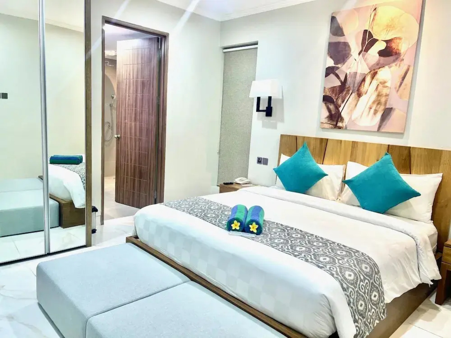 The Bay Sunflower Apartment