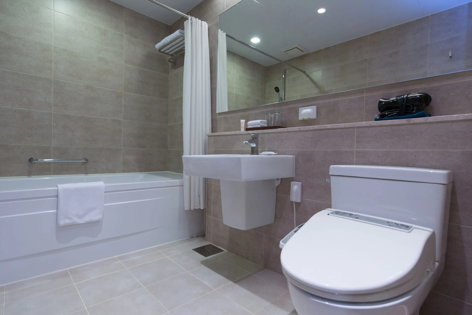 Felix by STX Hotel & Suite