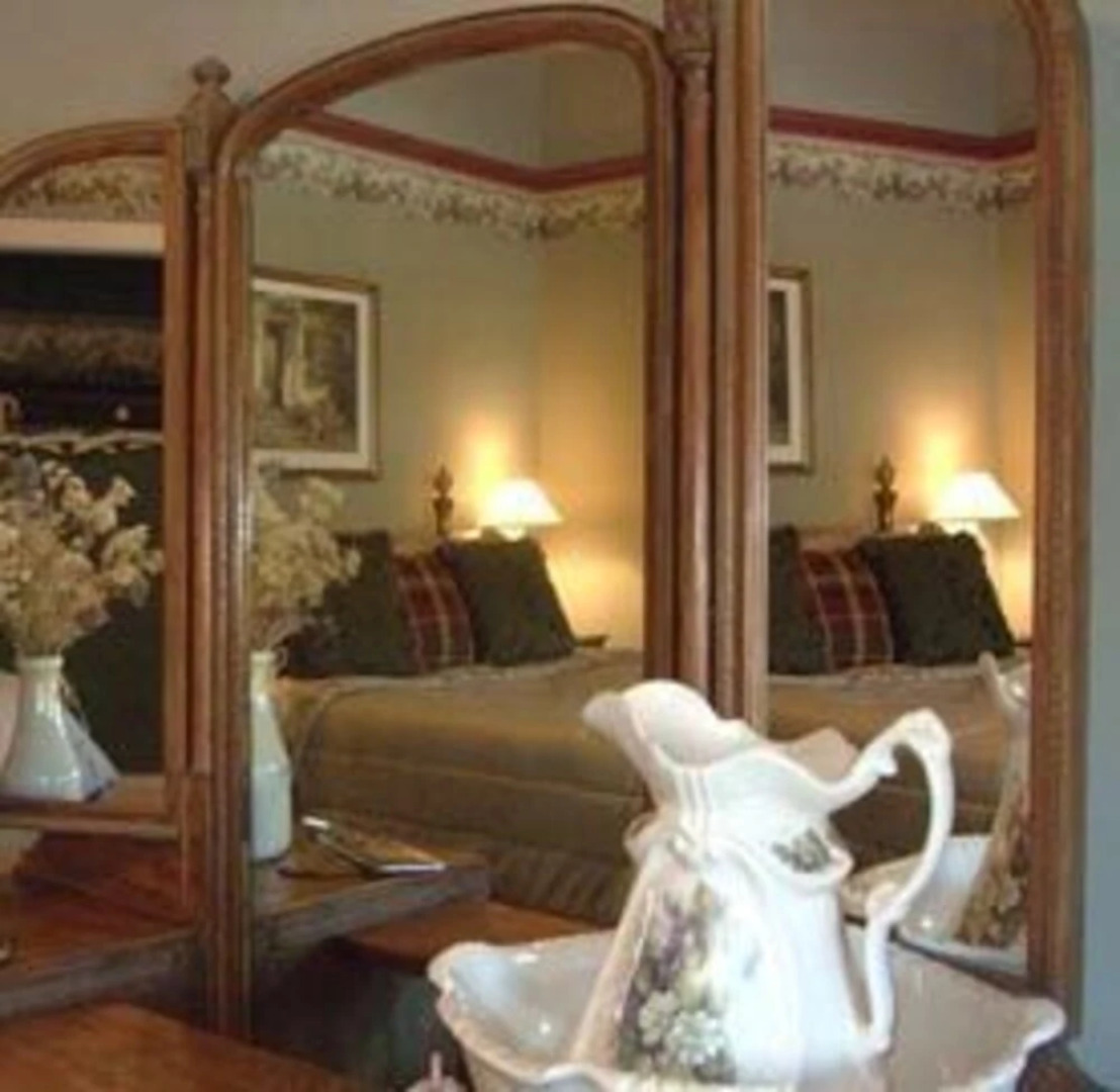 The Iron Gate Inn & Winery