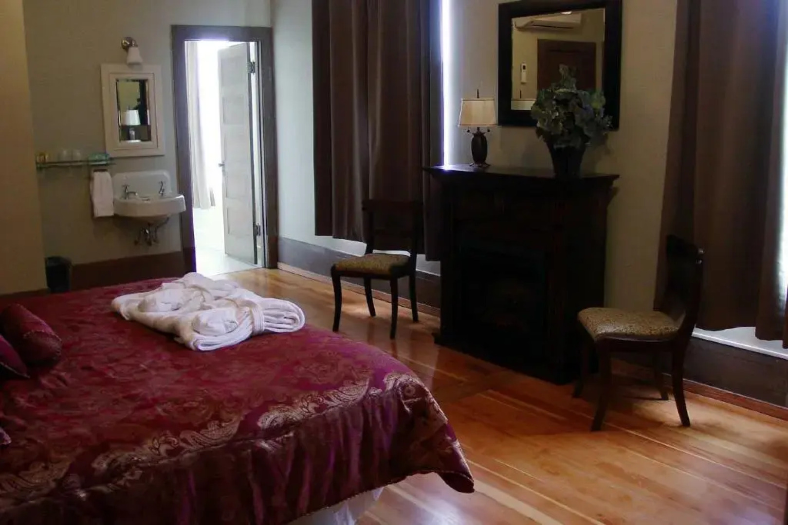 Centralia Square Grand Ballroom and Vintage Hotel