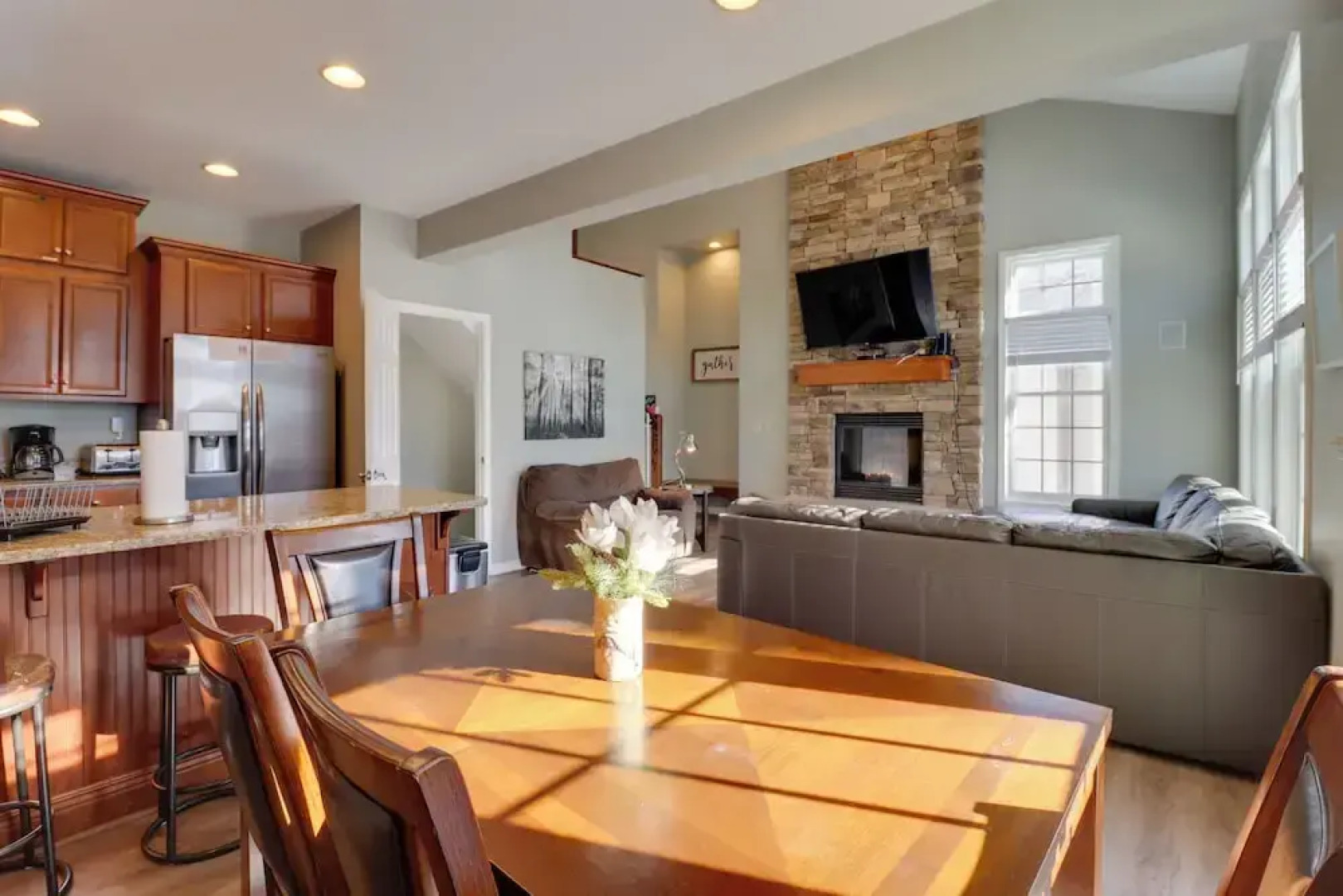 Hot Tub & Community Perks: Big Boulder Lake Escape