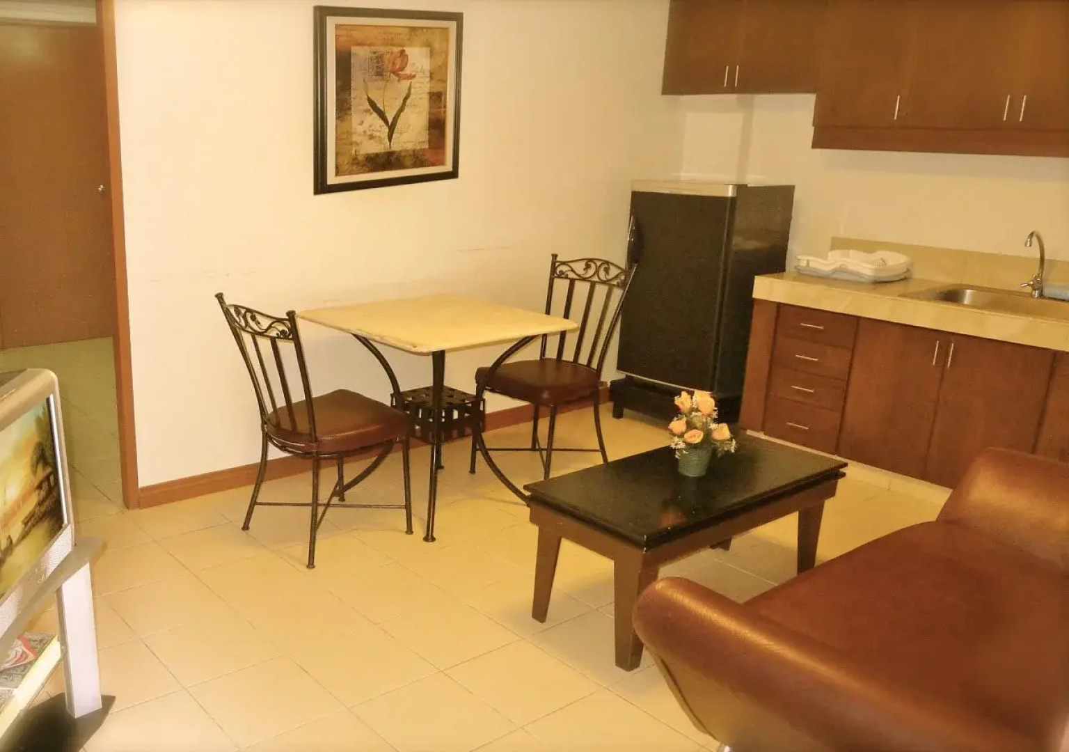 1775 Adriatico Suites