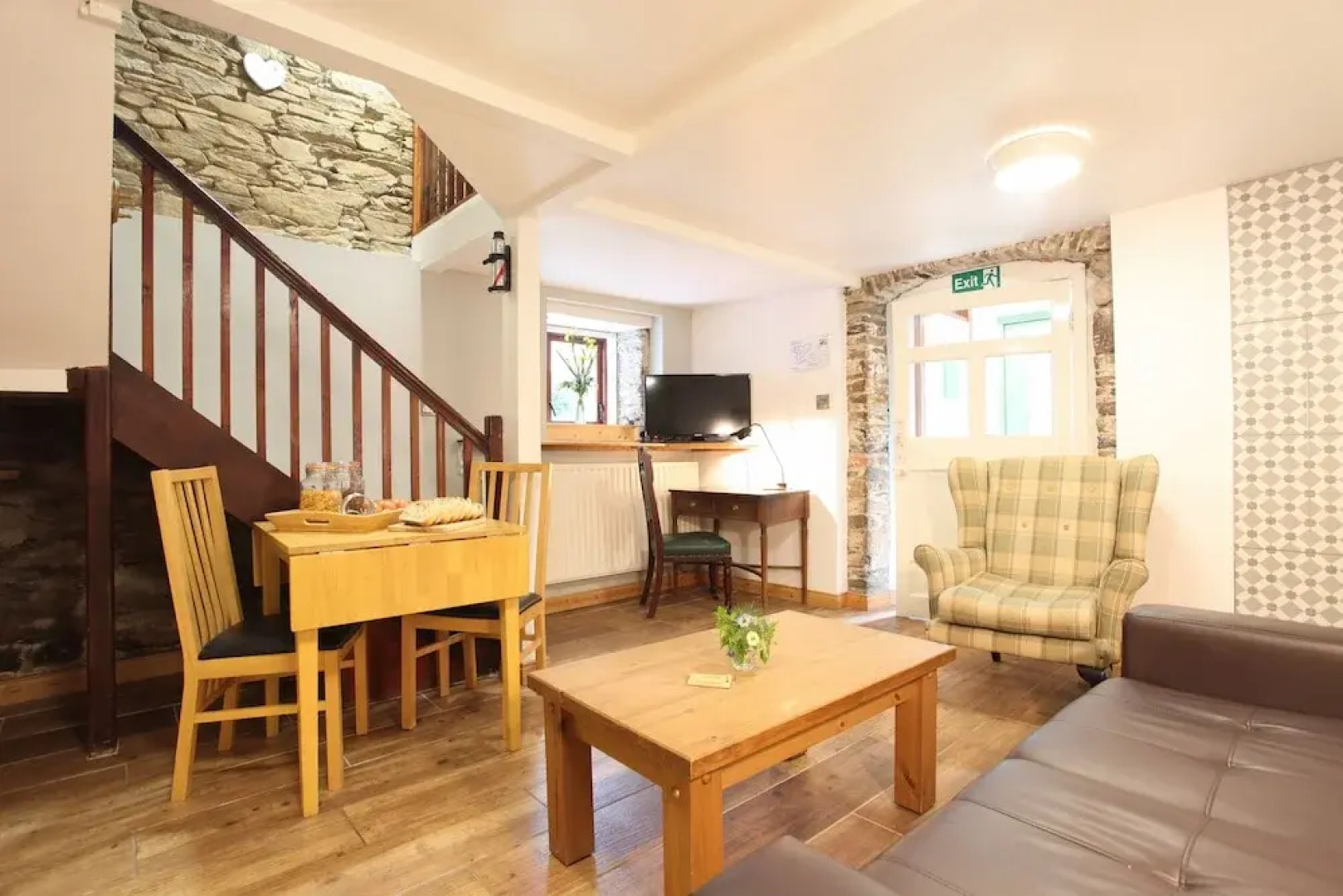 Moville Boutique Hostel