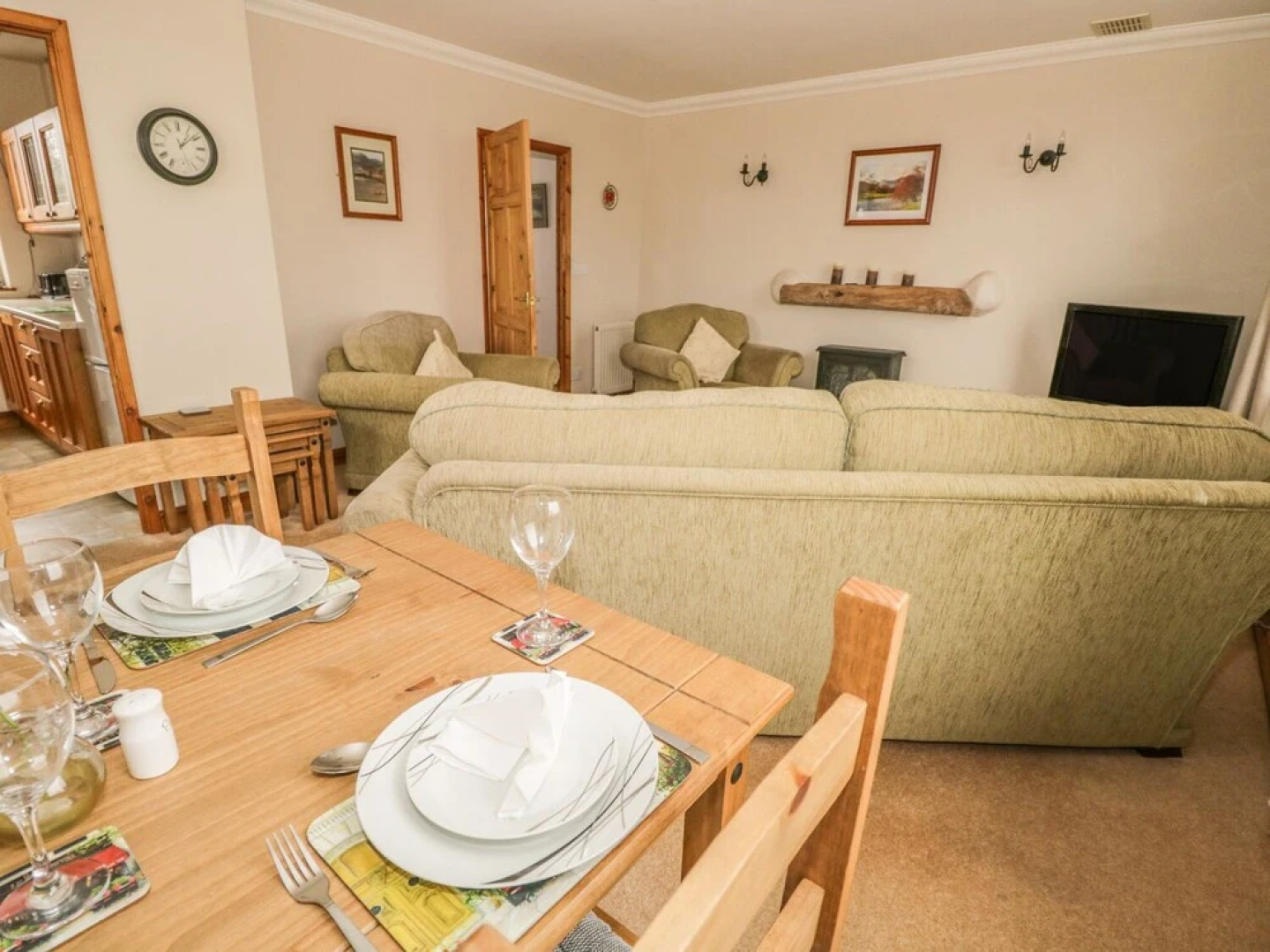 1 Park Nook Close