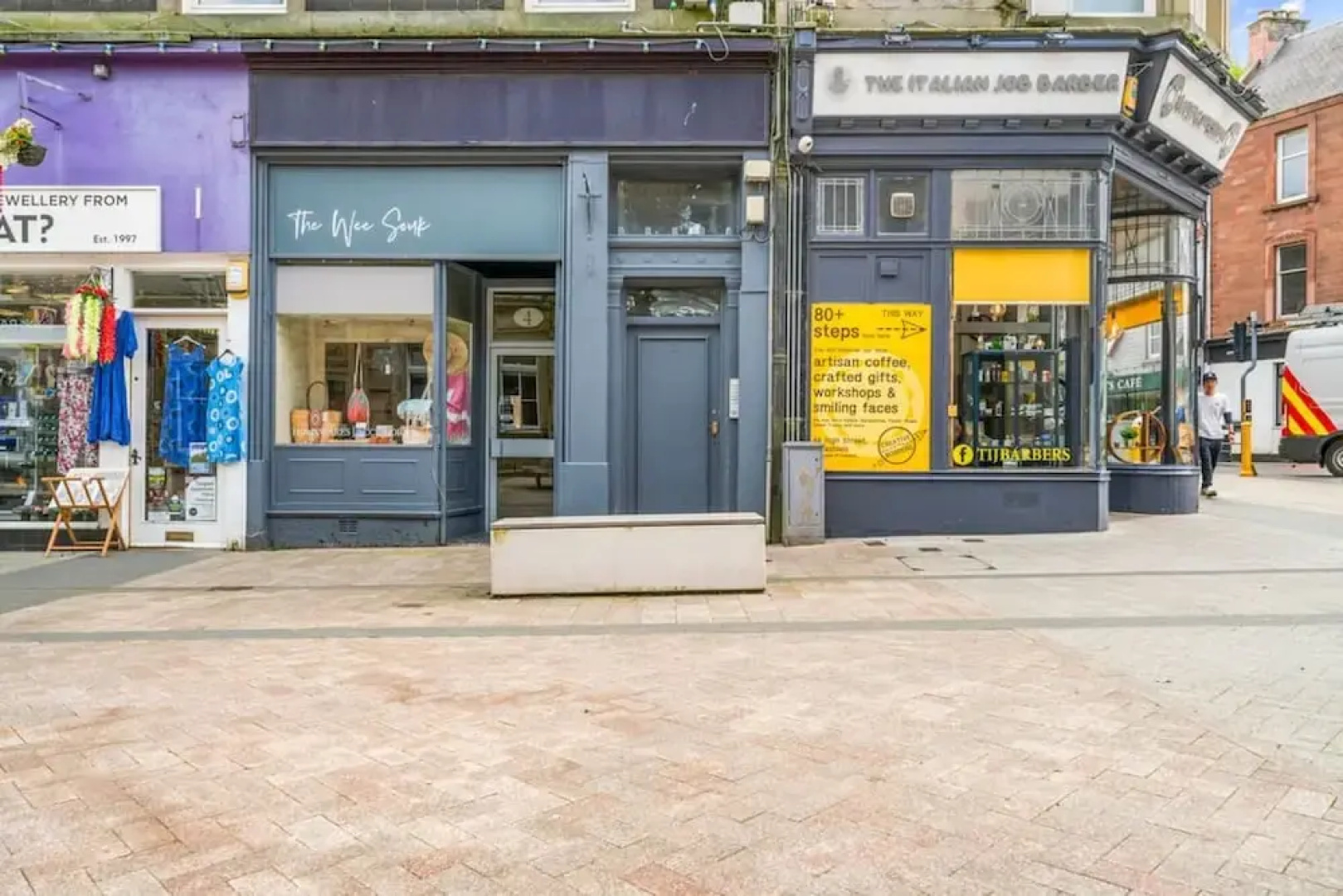 Stylish 4 Bed-town Centre