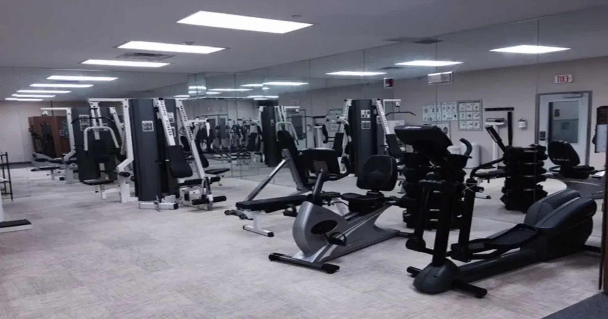 Holiday Inn Express Hauppauge-Long Island