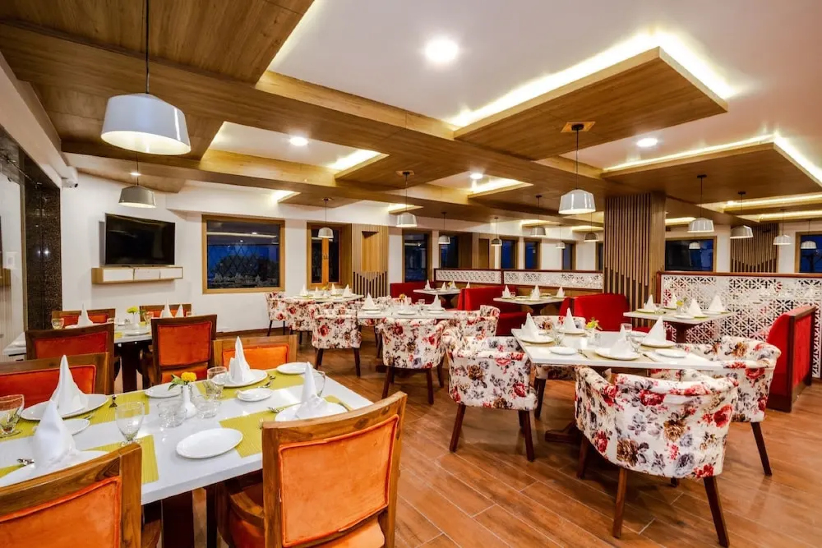 Anand Vardhan Resorts