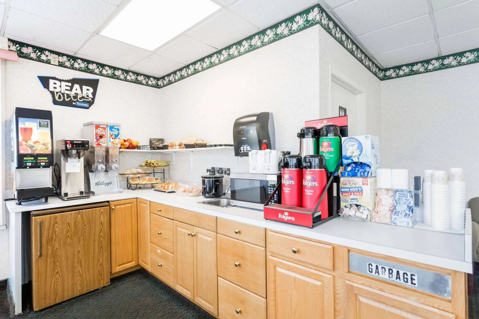 Travelodge by Wyndham Ridgeway Martinsville Area