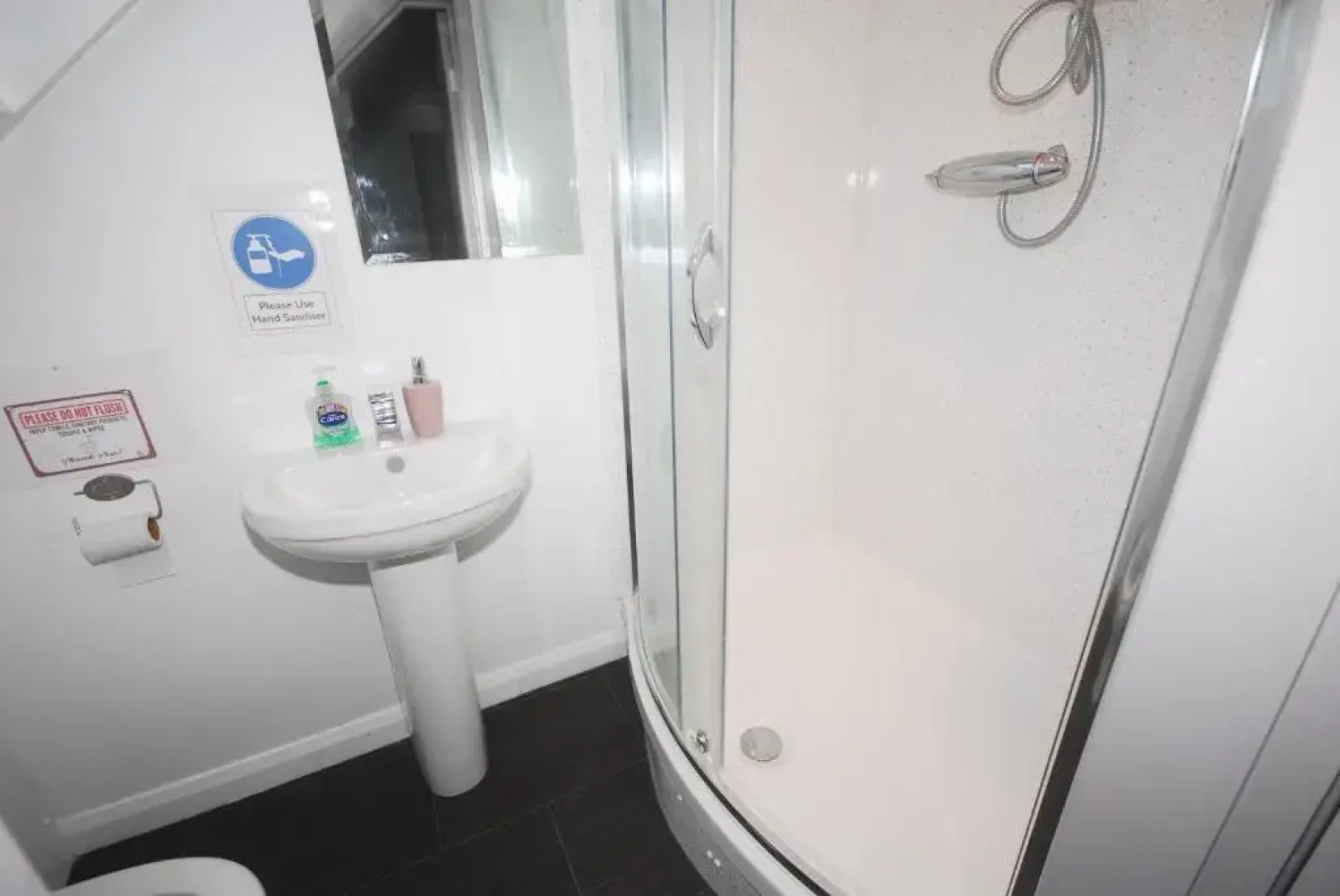 Family Holiday Home With Hot Tub Sleeps 8