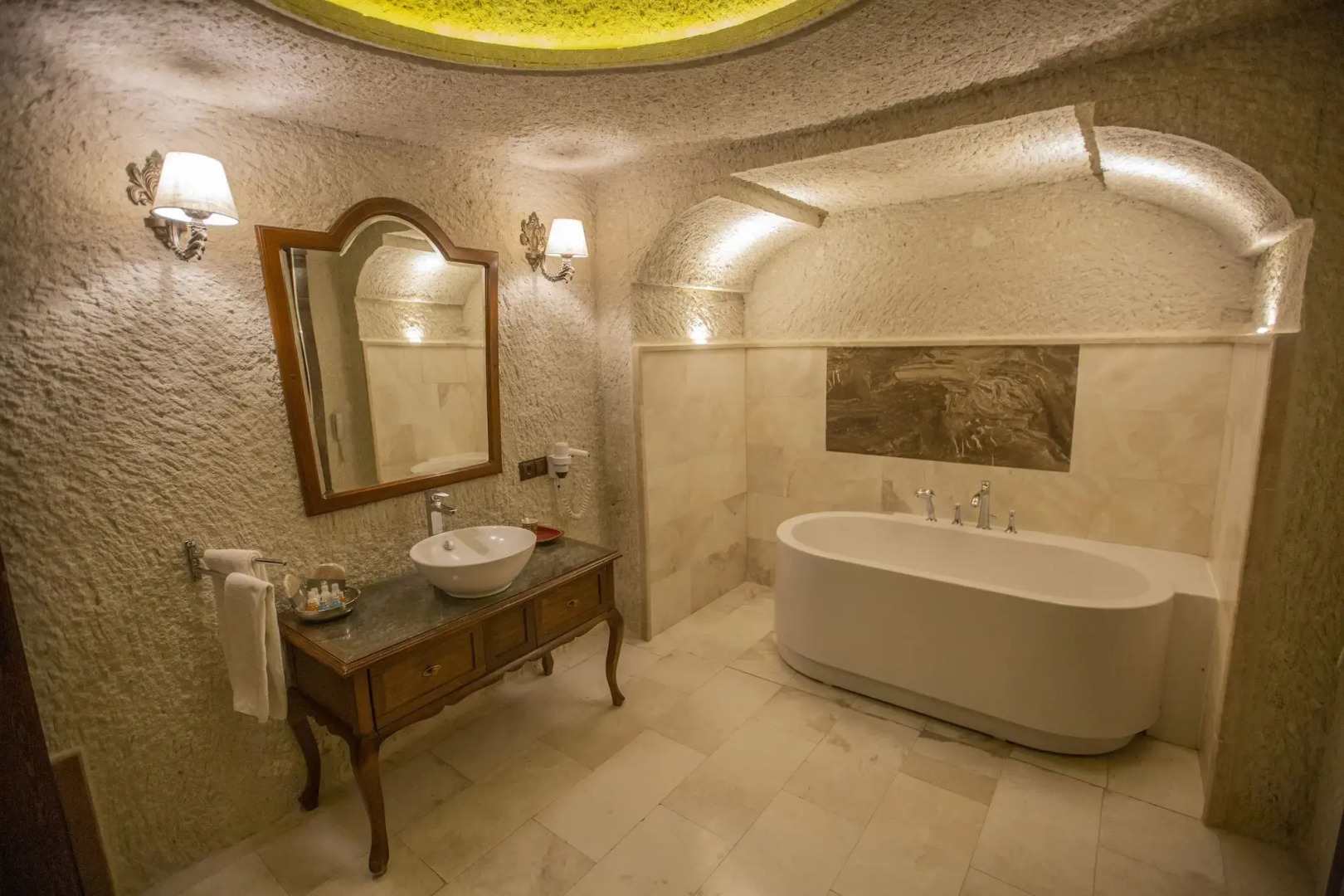 Artemis Cave Suites - Adults Only