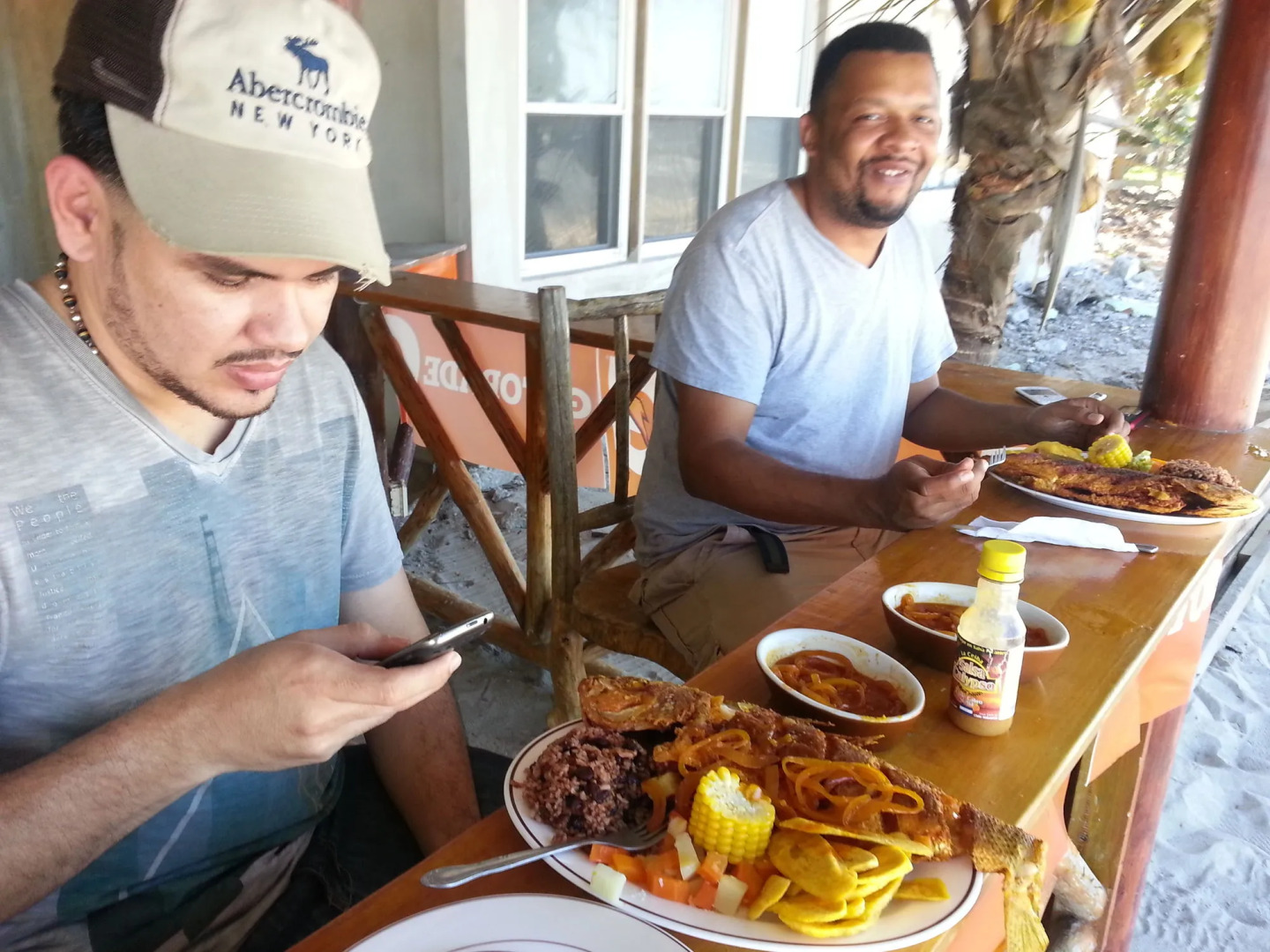 La Delphina B&B Bar and Grill Hotel