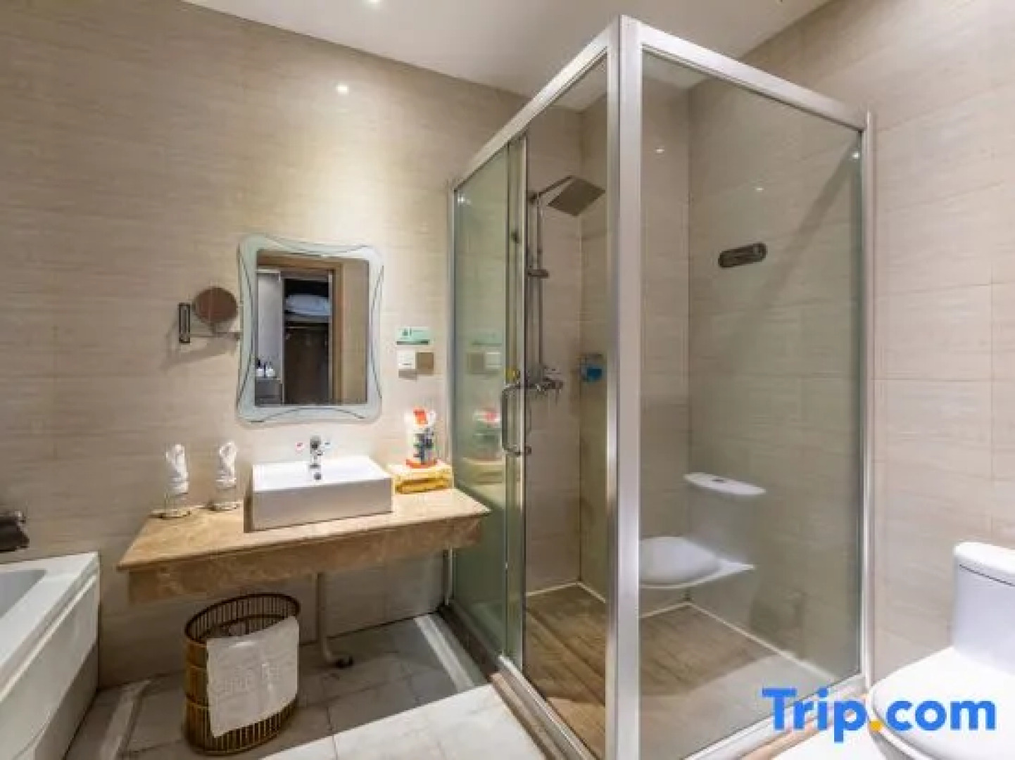 Jintan Square South Great Wall Hotel (Tongren Station Branch)