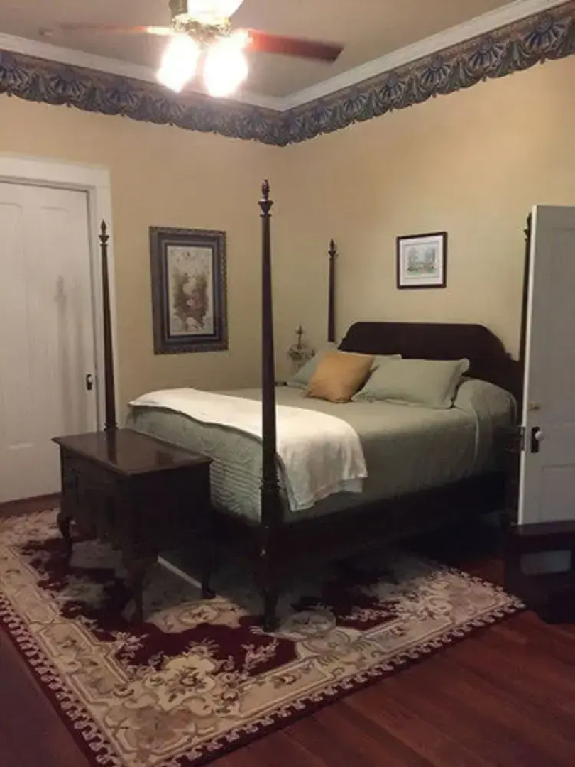 Collina Plantation Inn