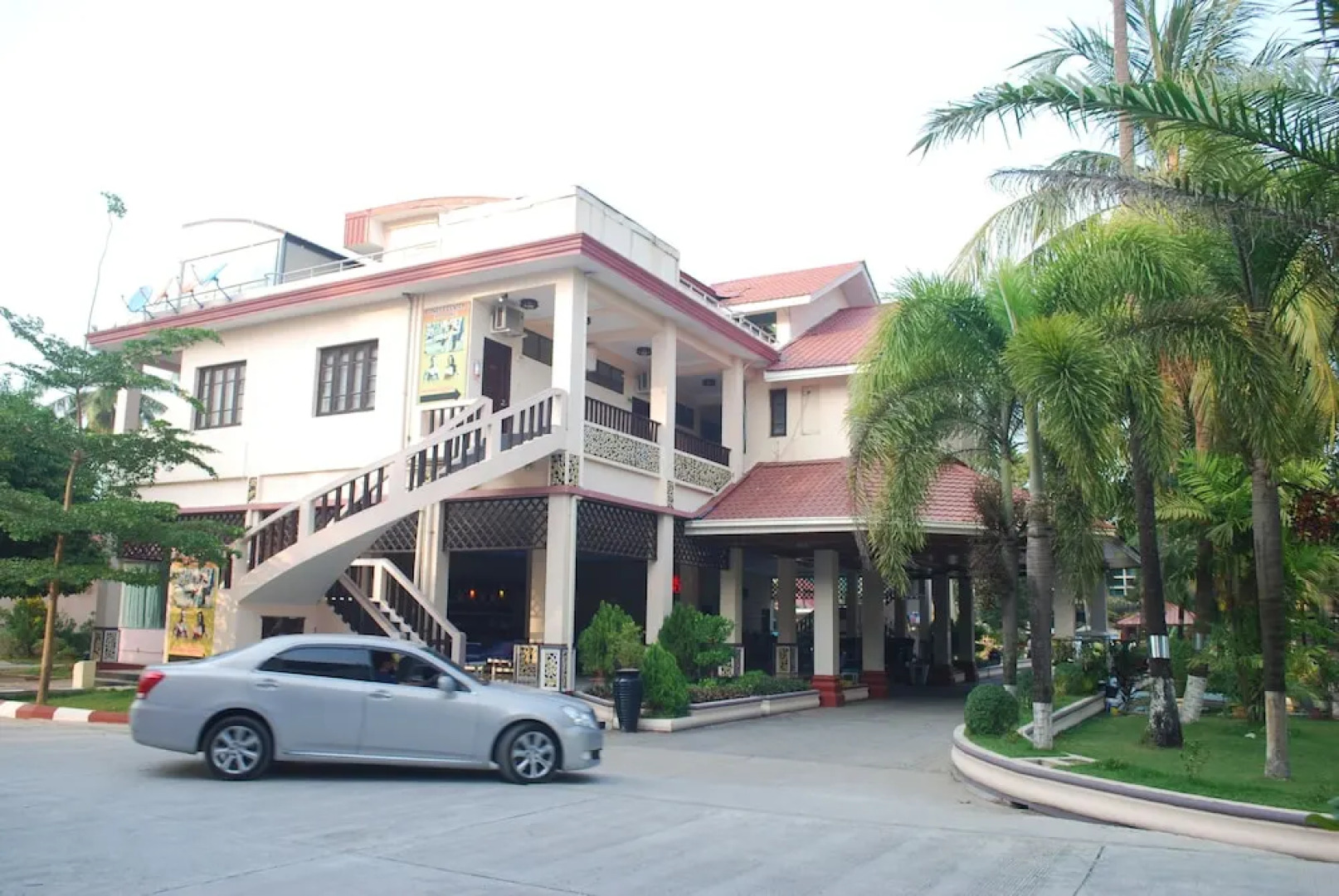 Golden Beach Resort Hotel