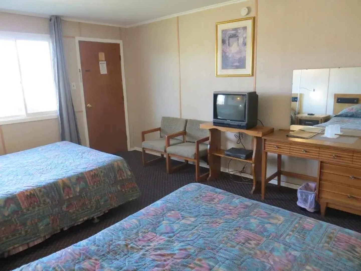 Peterboro Express Inn