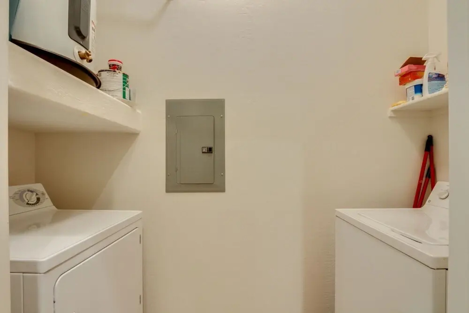 Ground Floor Condo Steps Away From Pool & Spa!! 2 Bedroom Condo by RedAwning